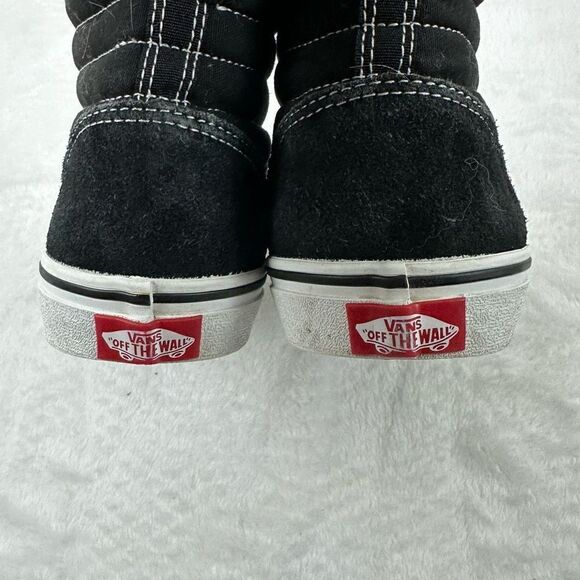Vans Youth Size 7 Sk8 High Top Sneaker Classic Black and White - Picture 6 of 12